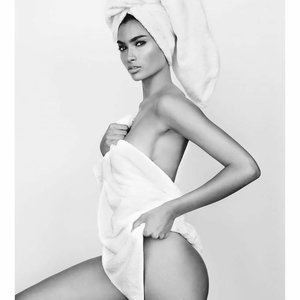 Kelly Gale Gets Completely Naked - Celeb Nudes