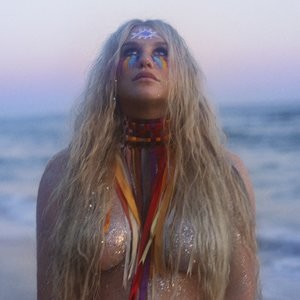 Kesha Nude Celeb Pic sexy 003 