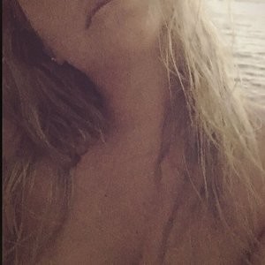 Kesha Celebrity Nude Pic sexy 004 
