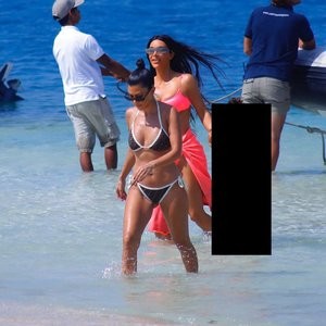 Kim Kardashian Celebrity Leaked Nude Photo sexy 037 
