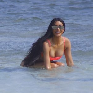 Kim Kardashian Celeb Nude sexy 048 