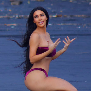 Kim Kardashian Bikini – Celeb Nudes