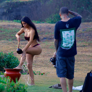 Kim Kardashian Bikini - Celeb Nudes