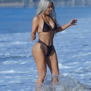 Kim Kardashian Naked Celebrity Pic sexy 003 