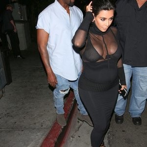 Kim Kardashian Celebrity Leaked Nude Photo sexy 003 