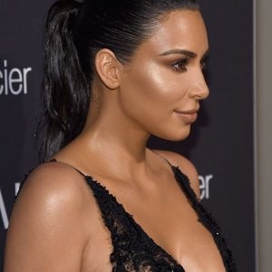 Kim Kardashian Newest Celebrity Nude sexy 011 