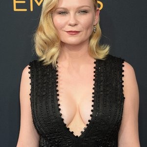 Kirsten Dunst Naked Celebrity Pic sexy 011 
