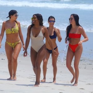 Kourtney Kardashian Celebrity Nude Pic sexy 007 