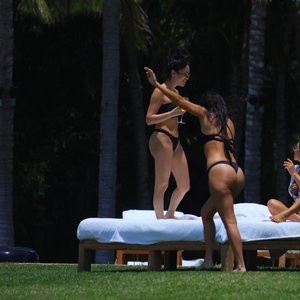 Kim Kardashian Naked Celebrity sexy 002 