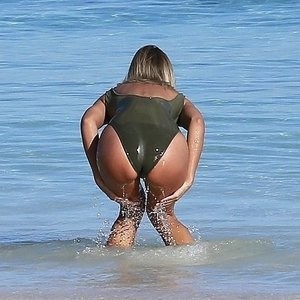Kristina Mendonca Nude Celebrity Picture sexy 043 