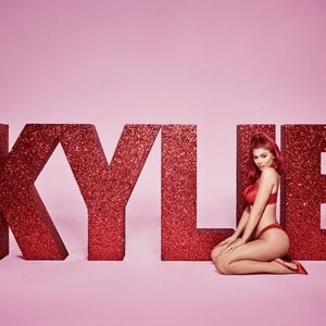 Kylie Jenner Celeb Nude sexy 003 