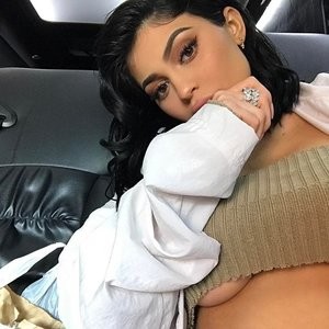 Kylie Jenner Makes Underboob A Thing – Celeb Nudes