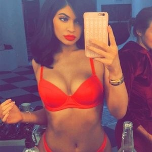 Kylie Jenner Best Celebrity Nude sexy 002 