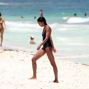 Alycia Debnam-Carey Hot Naked Celeb sexy 007 