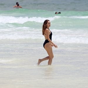 Alycia Debnam-Carey Nude Celeb sexy 040 