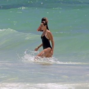Alycia Debnam-Carey Naked celebrity picture sexy 042 