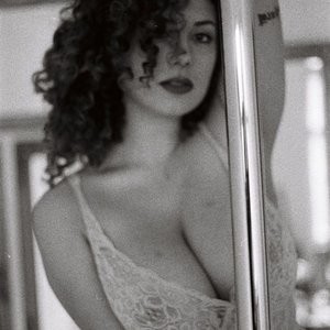 Leila Lowfire Celebs Naked sexy 004 
