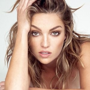 Lili Simmons Celebrity Leaked Nude Photo sexy 008 