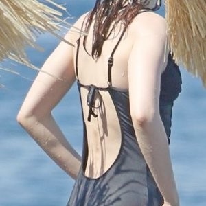 Lily Collins Naked celebrity picture sexy 016 