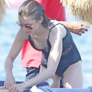 Lily Collins Hot Naked Celeb sexy 017 