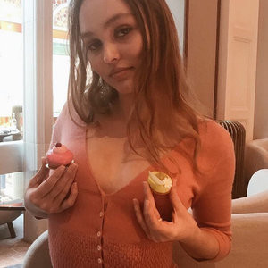 Lily-Rose Depp Real Celebrity Nude sexy 011 