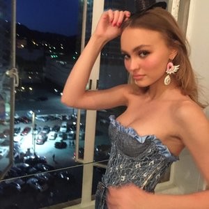 Lily-Rose Depp Celebrity Leaked Nude Photo sexy 083 