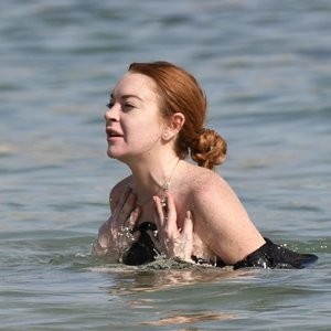 Lindsay Lohan Naked Celebrity Pic sexy 006 