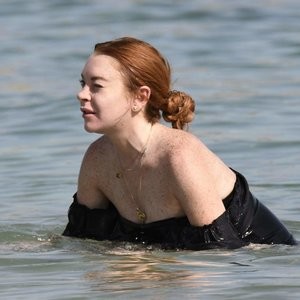Lindsay Lohan Newest Celebrity Nude sexy 015 