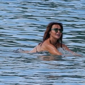 Lizzie Cundy Nude Celebrity Picture sexy 004 