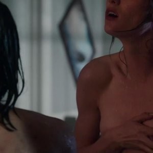 Mackenzie Davis Hot Naked Celeb sexy 011 