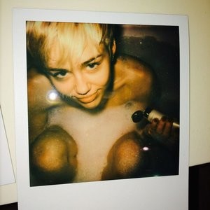 Miley Cyrus Celebrity Leaked Nude Photo sexy 017 