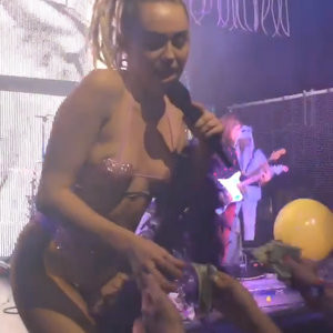 Cyrus nude live miley Miley Cyrus