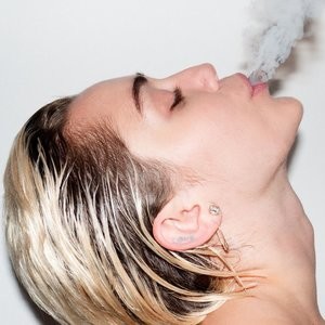 Miley Cyrus Free Nude Celeb sexy 004 