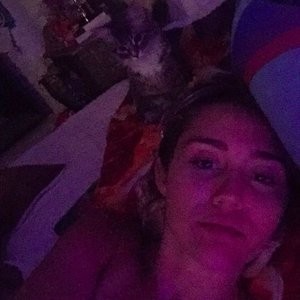 Miley Cyrus Real Celebrity Nude sexy 003 