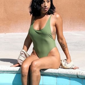Montia Sabbag Naked Celebrity sexy 006 