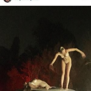 Naked photo of Miley Cyrus – Celeb Nudes