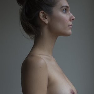Caitlin Stasey Nude Celebrity Picture sexy 002 