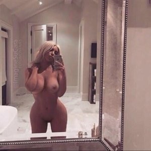 Naked selfie of Kim Kardashian – Celeb Nudes