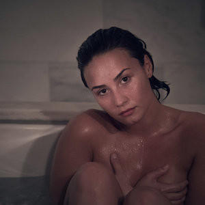 Demi Lovato Naked Celebrity Pic sexy 008 