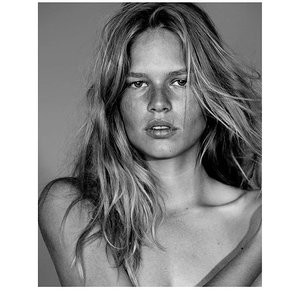 Anna Ewers Naked Celebrity sexy 003 