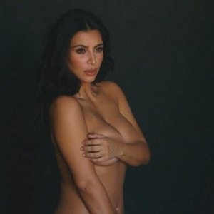Kim Kardashian Naked Celebrity sexy 005 