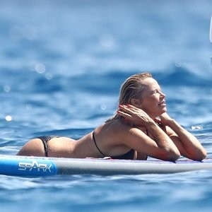 Pamela Anderson Celeb Nude sexy 077 