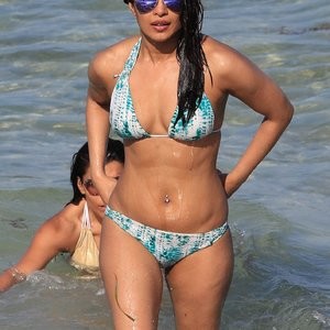 Priyanka Chopra Caught Looking Hot On A Beach - Celeb Nudes