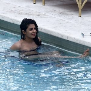Priyanka Chopra Celebrity Leaked Nude Photo sexy 015 