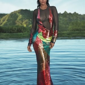 Rihanna Naked Celebrity sexy 002 