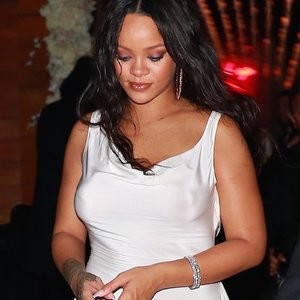 Rihanna Celeb Nude sexy 004 