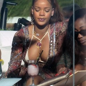 Rihanna Newest Celebrity Nude sexy 017 