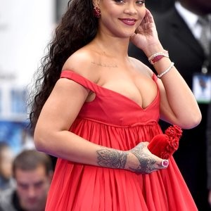 Rihanna Sexy – Celeb Nudes
