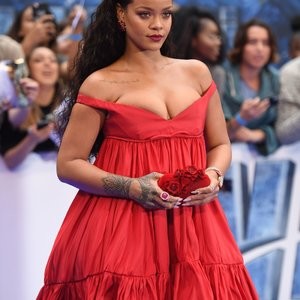 Rihanna Free Nude Celeb sexy 004 