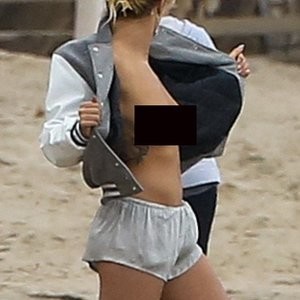 Rita Ora Naked Celebrity Pic sexy 001 